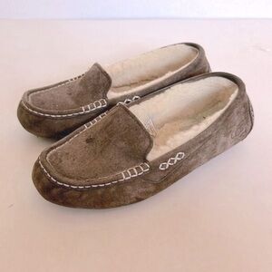 UGG Ansley Womens Slippers Brown size 6